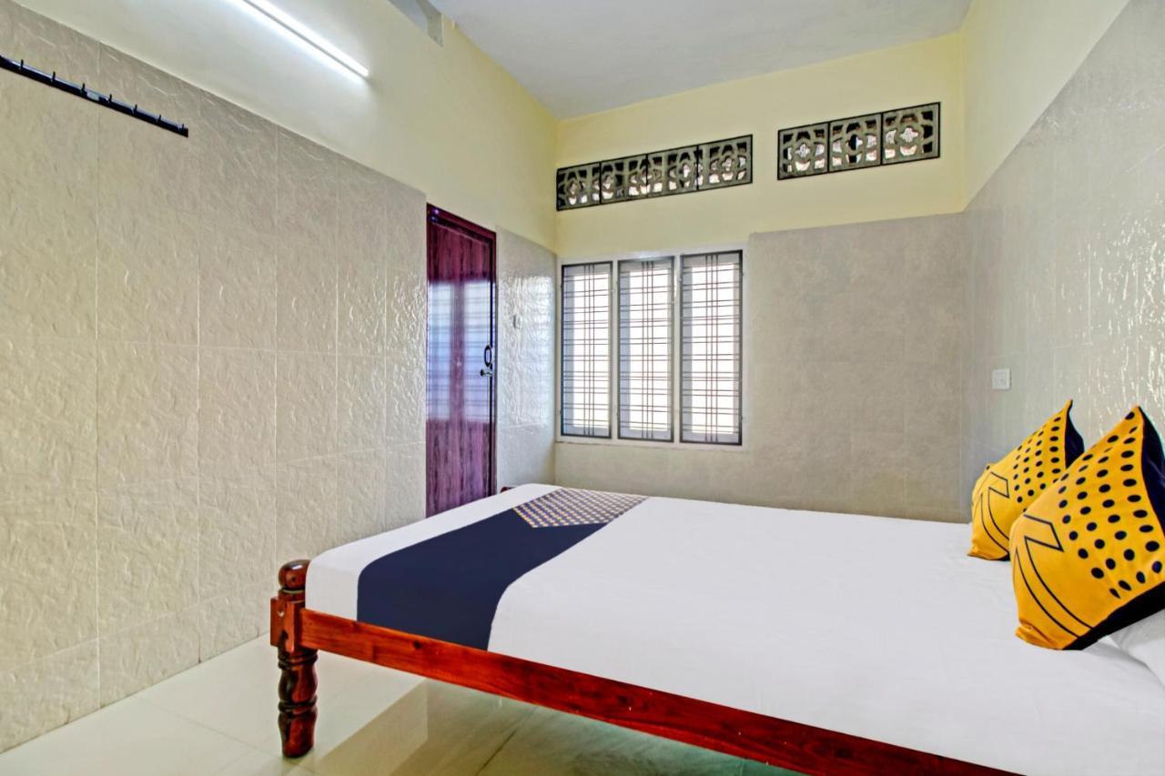 Spot On J P Tourist Home Kollam Εξωτερικό φωτογραφία