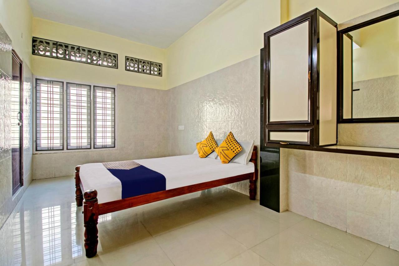 Spot On J P Tourist Home Kollam Εξωτερικό φωτογραφία