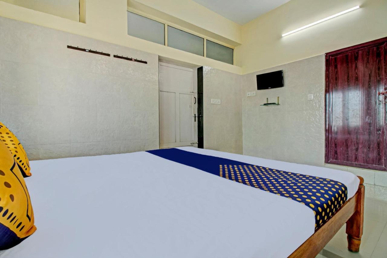 Spot On J P Tourist Home Kollam Εξωτερικό φωτογραφία