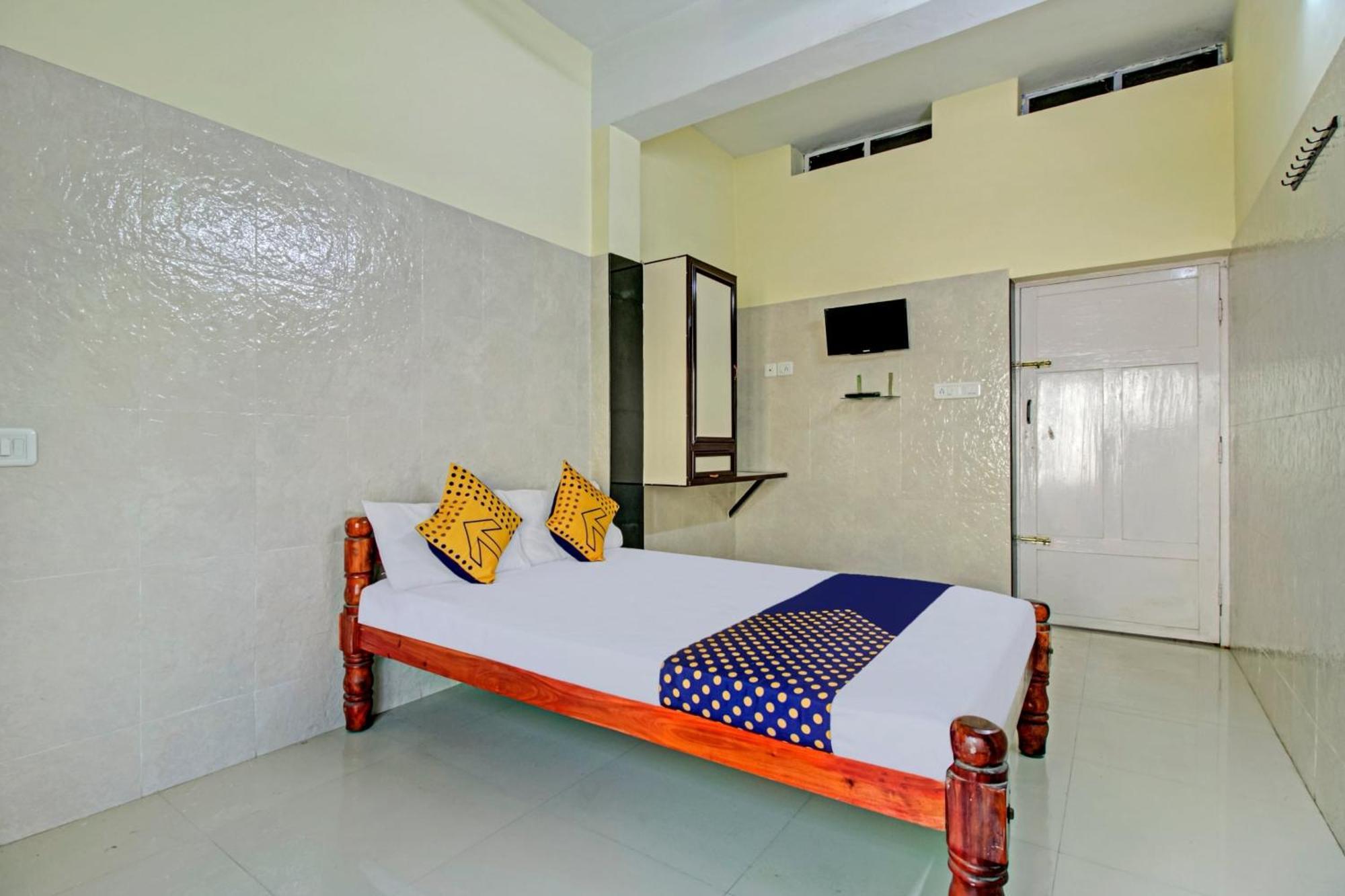 Spot On J P Tourist Home Kollam Εξωτερικό φωτογραφία