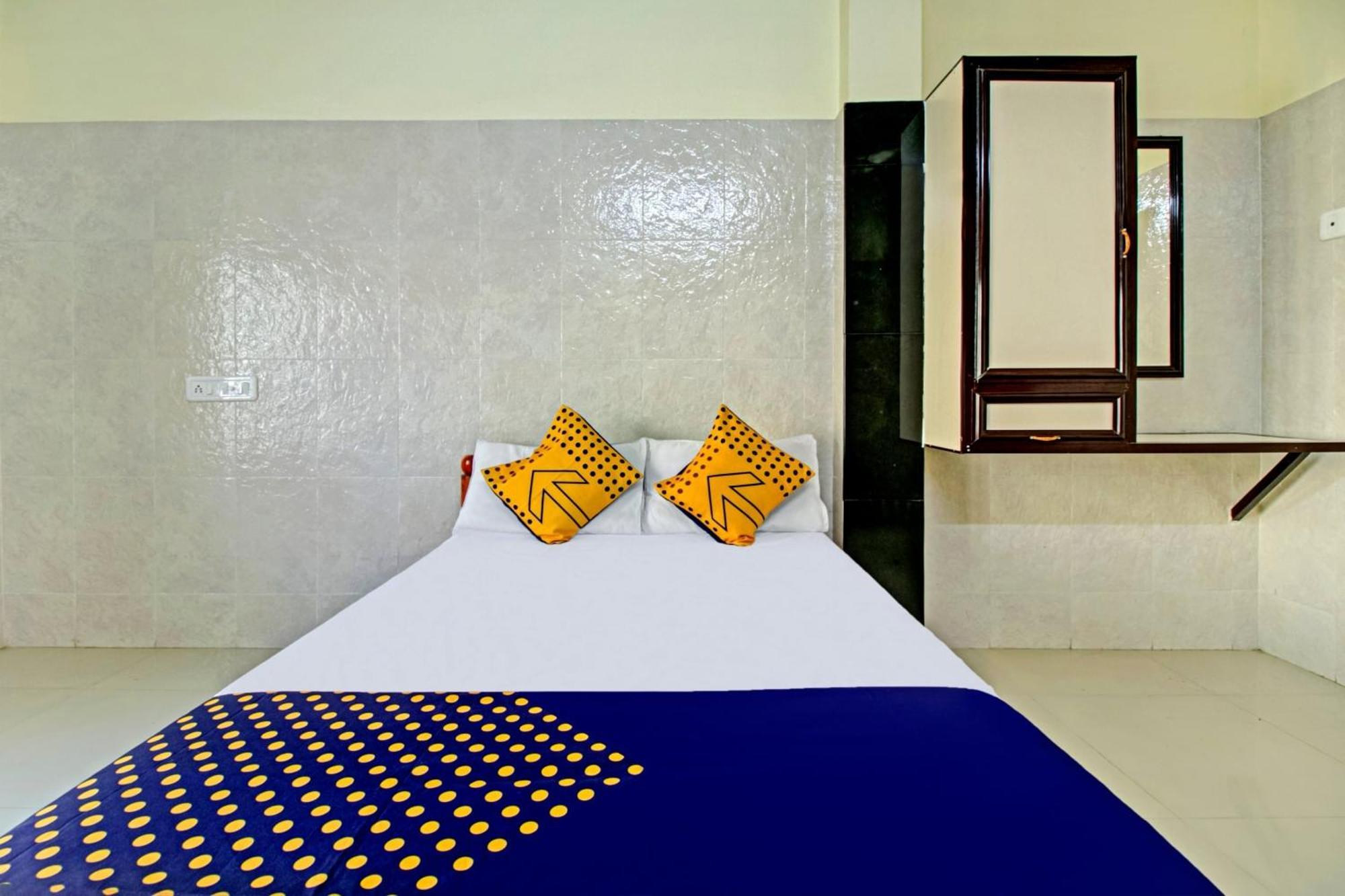 Spot On J P Tourist Home Kollam Εξωτερικό φωτογραφία